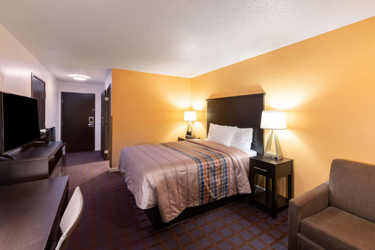 Bedroom 3, Rodeway Inn Red Oak, Montgomery