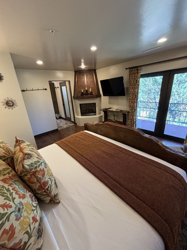 Bedroom 26