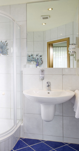 Bathroom 5, Hotel St. Peter, Nürnberg