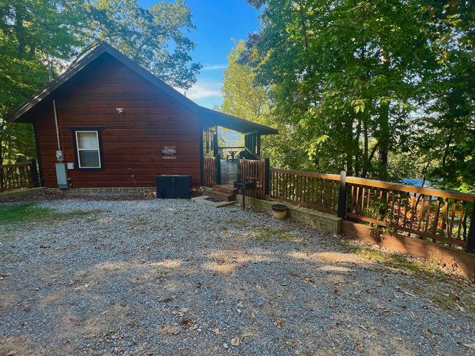 Exterior & Views 2, Picture Perfect, Sevier