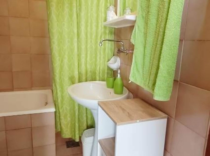 Bathroom 4, Apartment Suzi, Pag