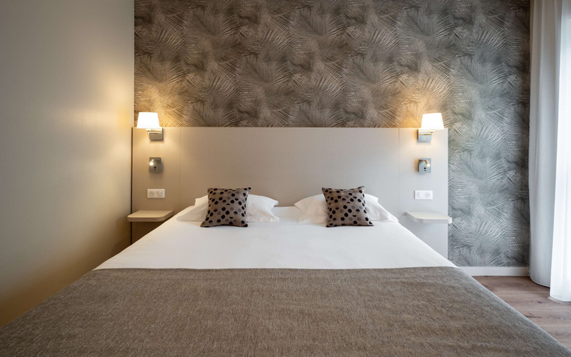 Bedroom 4, Kyriad Prestige Saint-Malo, Ille-et-Vilaine