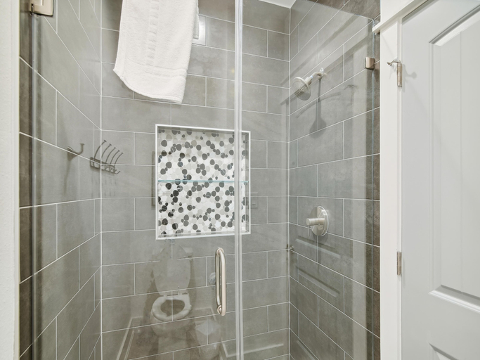 Bathroom 4, Captain's Quarters, Galveston