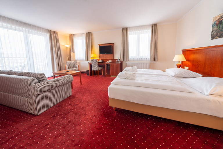 Bedroom 3, Hotel Hanseatischer Hof, Lübeck