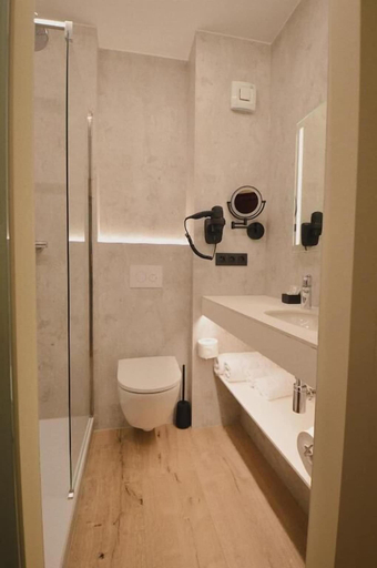Bathroom 4, Hotel de la Poste - Relais Napoléon III, Luxembourg