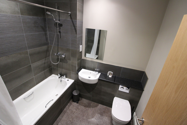 Bathroom 3, Plawsworth Aparthotel, Durham