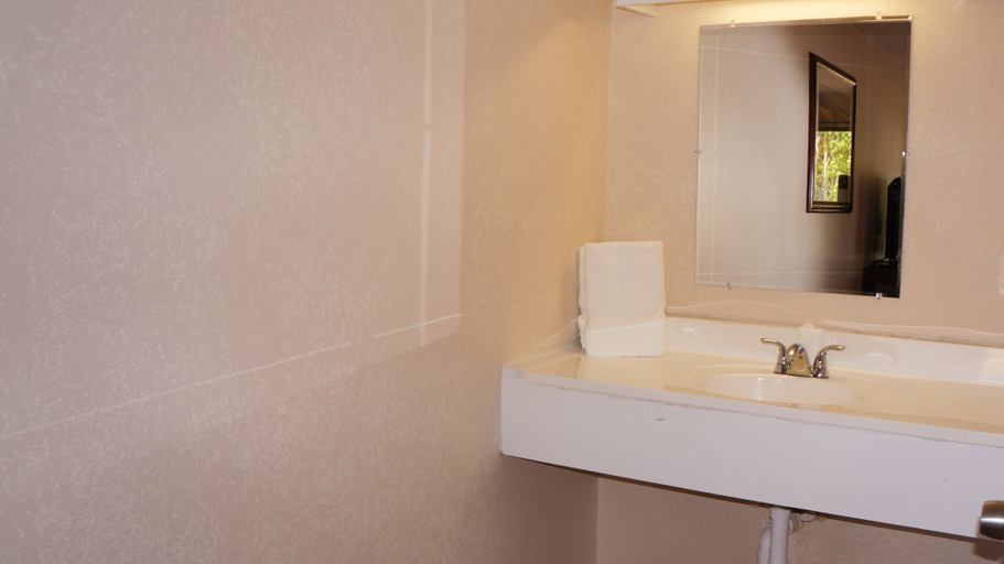 Bathroom 3, Classic Motor Lodge West Green, Kent