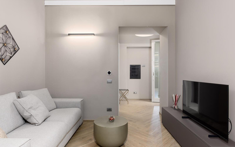 Others 5, Q71 Timeless Suite, Torino