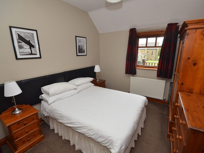 Bedroom 2, Plawsworth Aparthotel, Durham