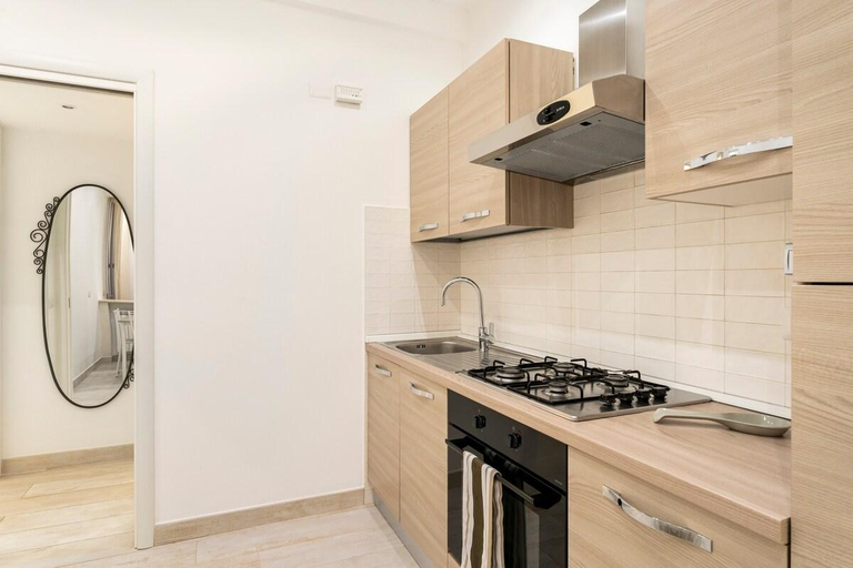 Others 4, First Floor Apartment, Roma