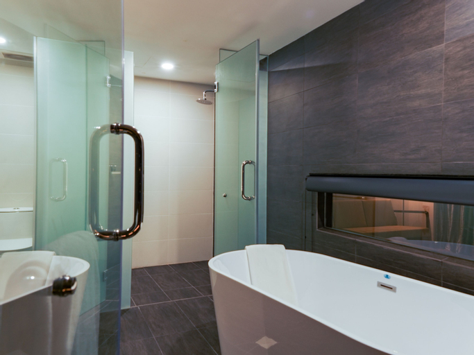 Bathroom 9