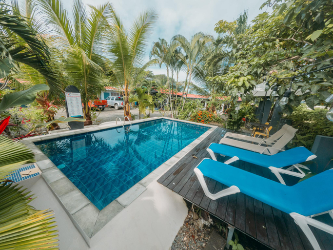 Others 3, Rooms & Pool Macaws, Osa