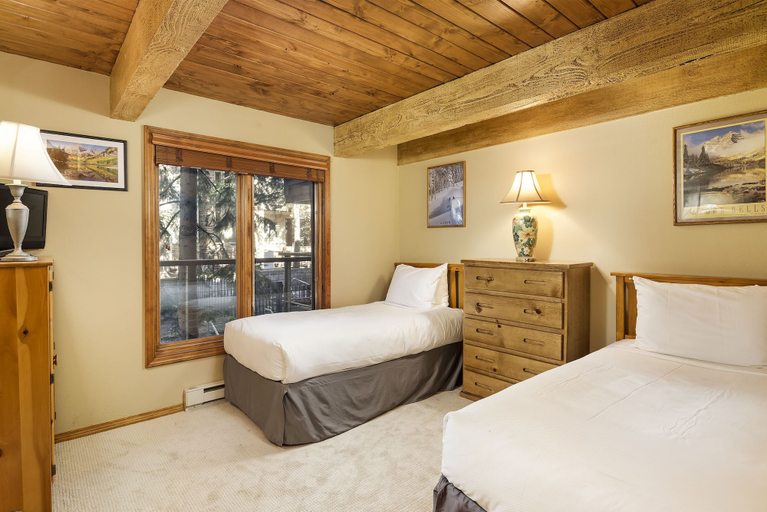 Bedroom 2, Chateau Eau Claire & Roaring Fork by Frias Properties, Pitkin