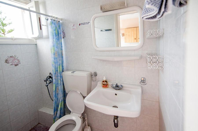 Bathroom 3, Paradise Studios, Ionian Islands