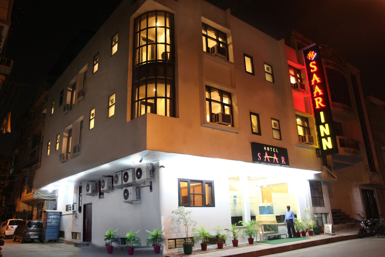 Exterior & Views