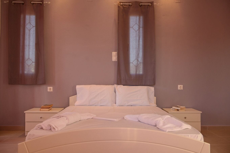 Bedroom 3, Milos Apartments, Faistos