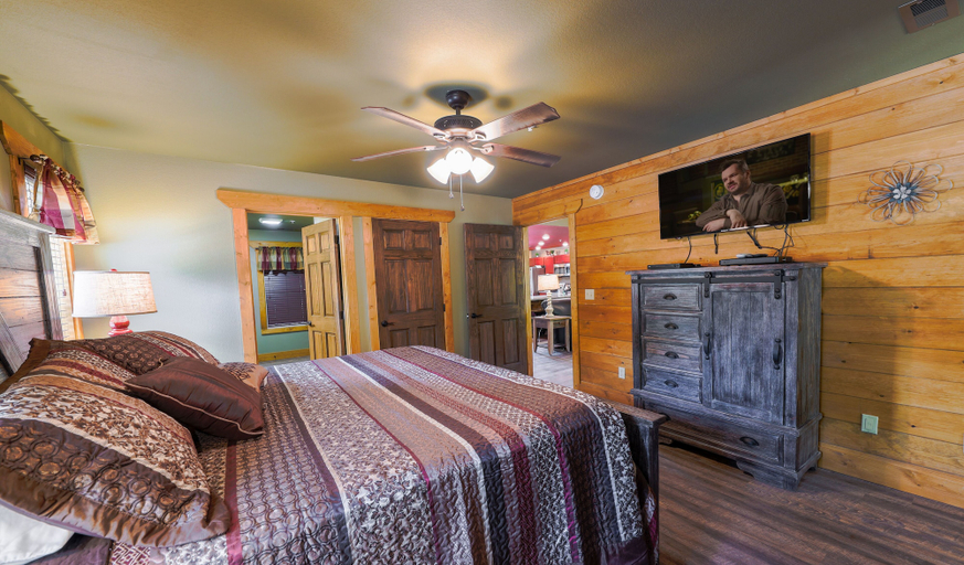 Bedroom 3, Lap of Luxury, Sevier