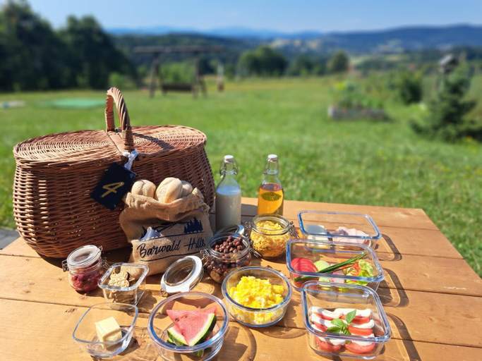 Food & Drinks, Barwald Hills - jacuzzi i piekny widok na Babia Gore i Beskidy, Wadowice