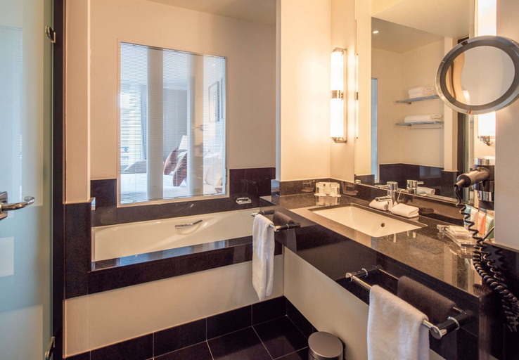 Bathroom 5, Dukes’ Palace – by Dukes’ Hotel Collection, West-Vlaanderen