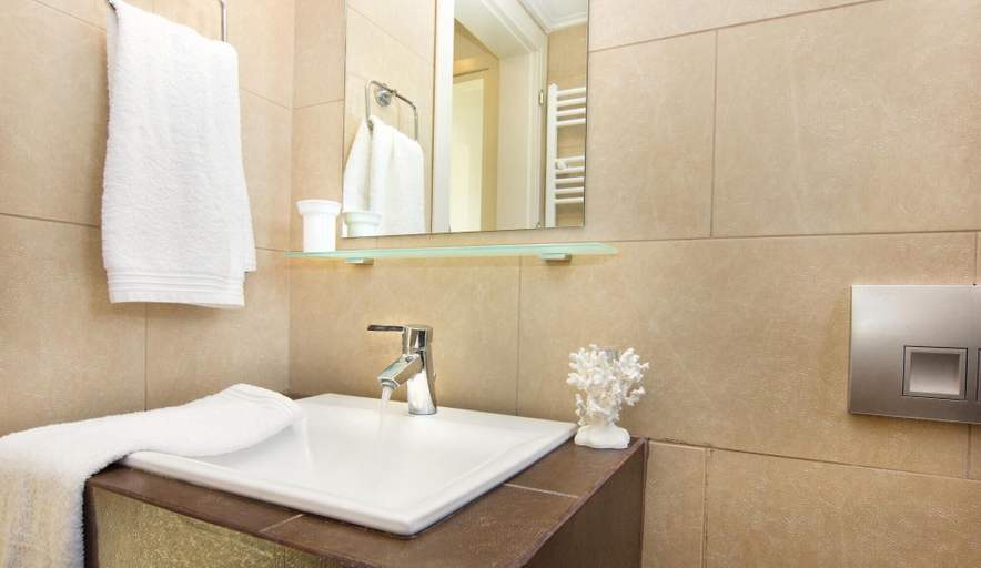 Bathroom 3, One Bedroom Apartment No 7, Peloponnese