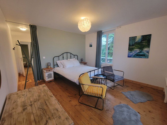 Bedroom 2, La Sucrerie, Eure