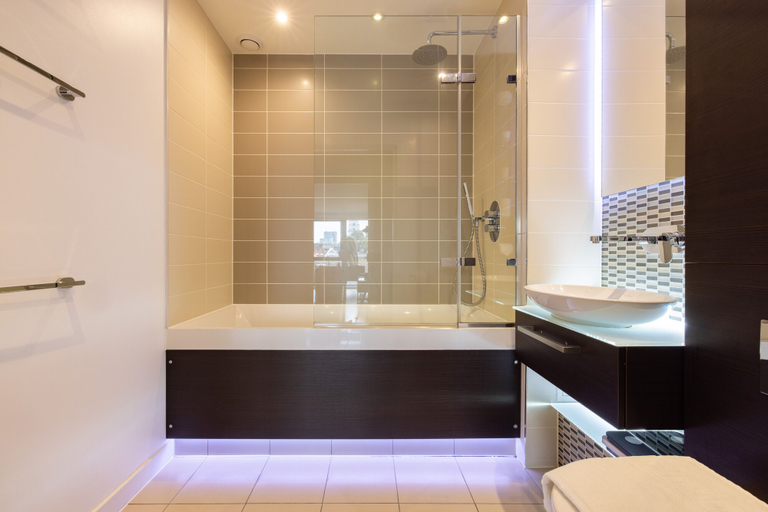 Bathroom 4, 2 Bed Apartment in Shoreditch, London