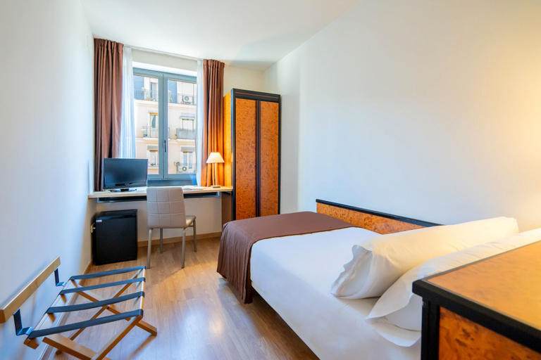 Bedroom 4, Hotel Glories, Barcelona