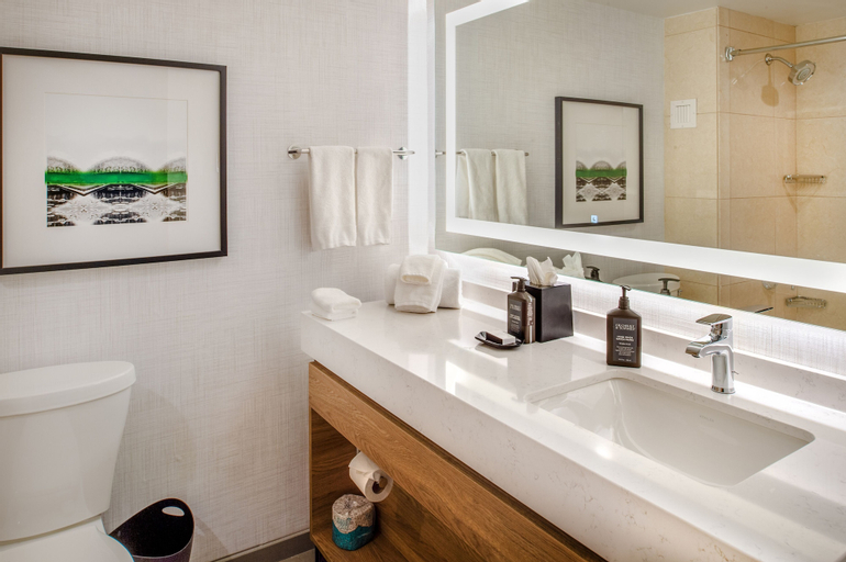 Bathroom 10