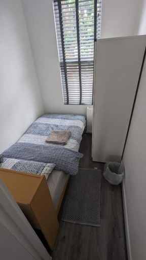 Bedroom 5, Rahal Eastham, London