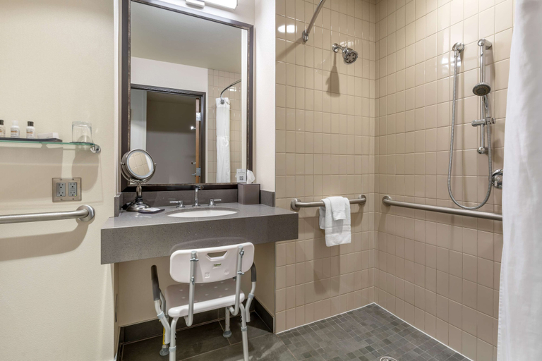 Bathroom 4, Best Western Premier Boulder Falls Inn, Linn