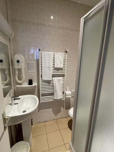 Bathroom 7