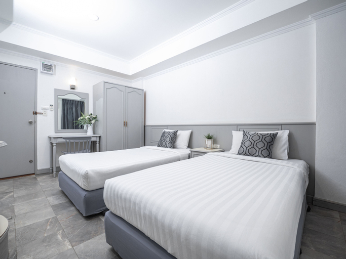 Bedroom 12