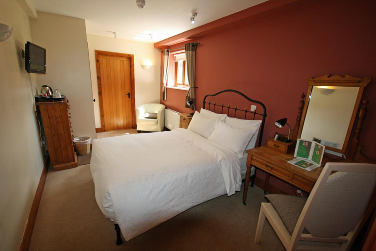 Bedroom 2, Upper Neatham Mill, Hampshire