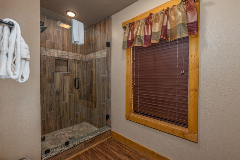 Bathroom 4, Heavenly Haven, Sevier