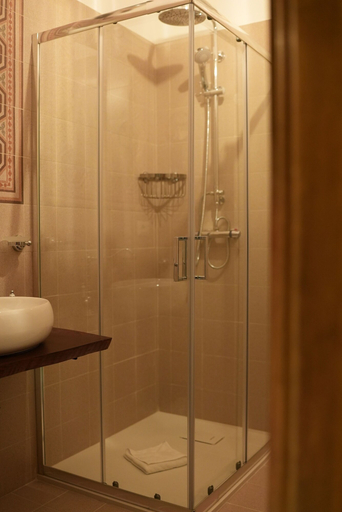 Bathroom 5, Bari Antica Boutique B&B, Bari