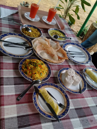 Food & Drinks 5, Kithmi Resort, Thamankaduwa