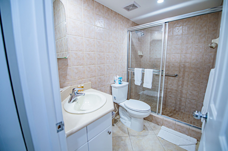 Bathroom 4, Seven Mile Beach Resort & Club