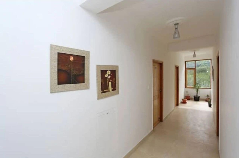 Bedroom 3, Snow Range Cottage, Kullu