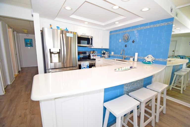 Private kitchen 4, Thunder Island 15a 2 Bedroom Condo by RedAwning, Worcester