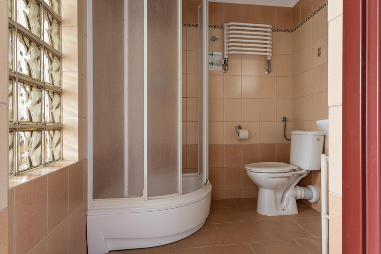 Bathroom 3, Hotel Zamek, Giżycko