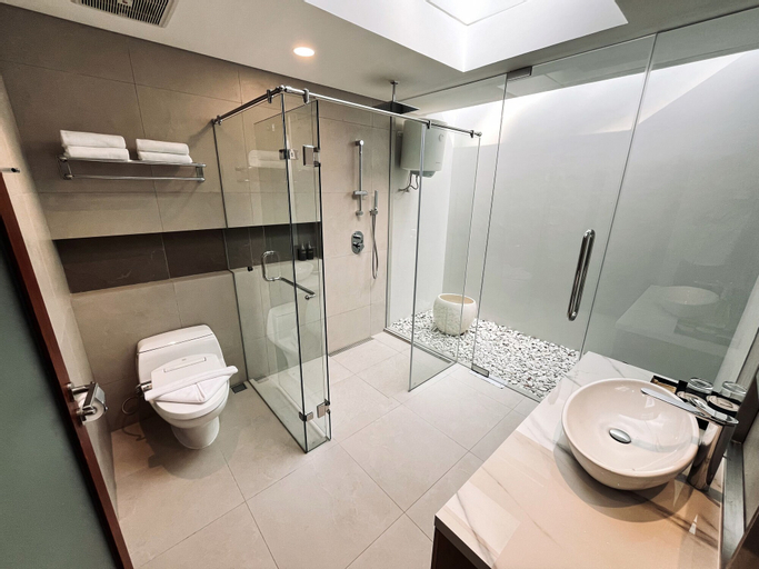 Bathroom 6