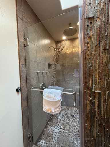 Bathroom 20
