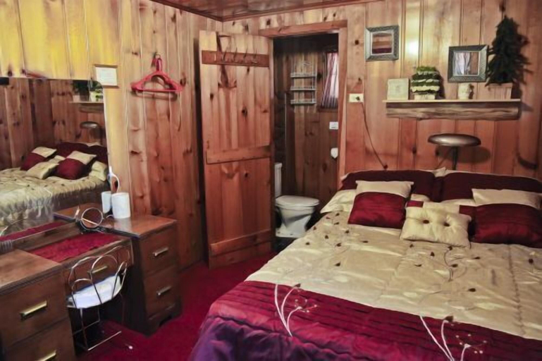 Bedroom 3, #6 - Casablanca 1 Bedroom Cabin by RedAwning, Emmet