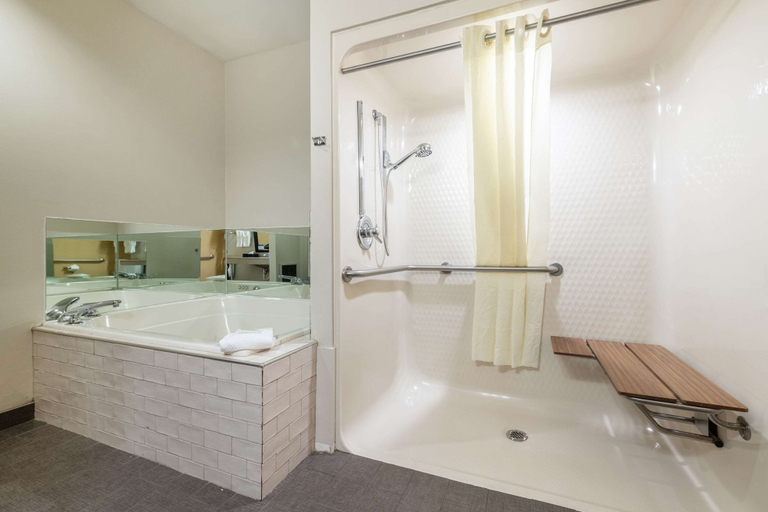 Bathroom 4, Sleep Inn & Suites Green Bay South, Brown