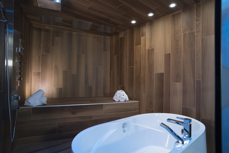 Bathroom 3, Hotel Le Rivage, Laval