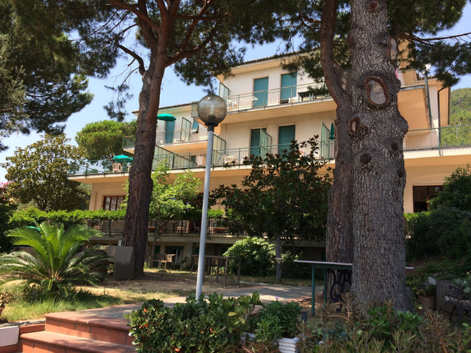 Exterior & Views 2, Residence La Vignetta, Savona