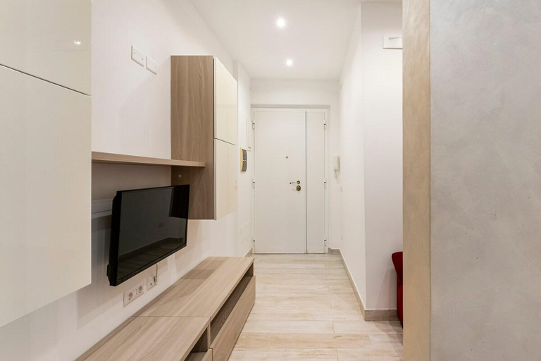 Others 4, First Floor Apartment, Rome