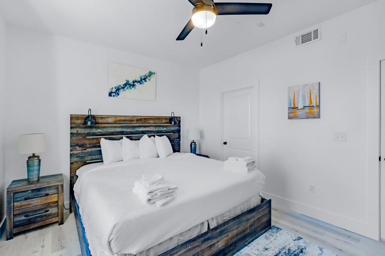 Handsboro Pointe- A201, Harrison