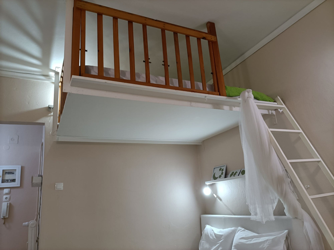 Bedroom 2, The Urban Escape, Attica