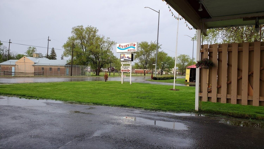 Exterior & Views 2, Riverview Motel, Haldimand-Norfolk